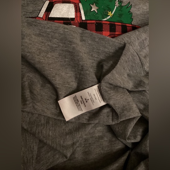 Merry Christmas Gray SS T Shirt Plaid Truck And Tree Size S (4-6) NWOT - Picture 3 of 3